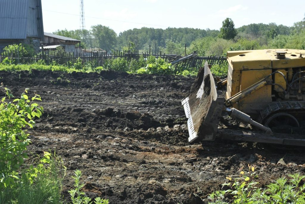 Kegiatan penanganan lahan dan tanah dalam konteks remediasi lingkungan